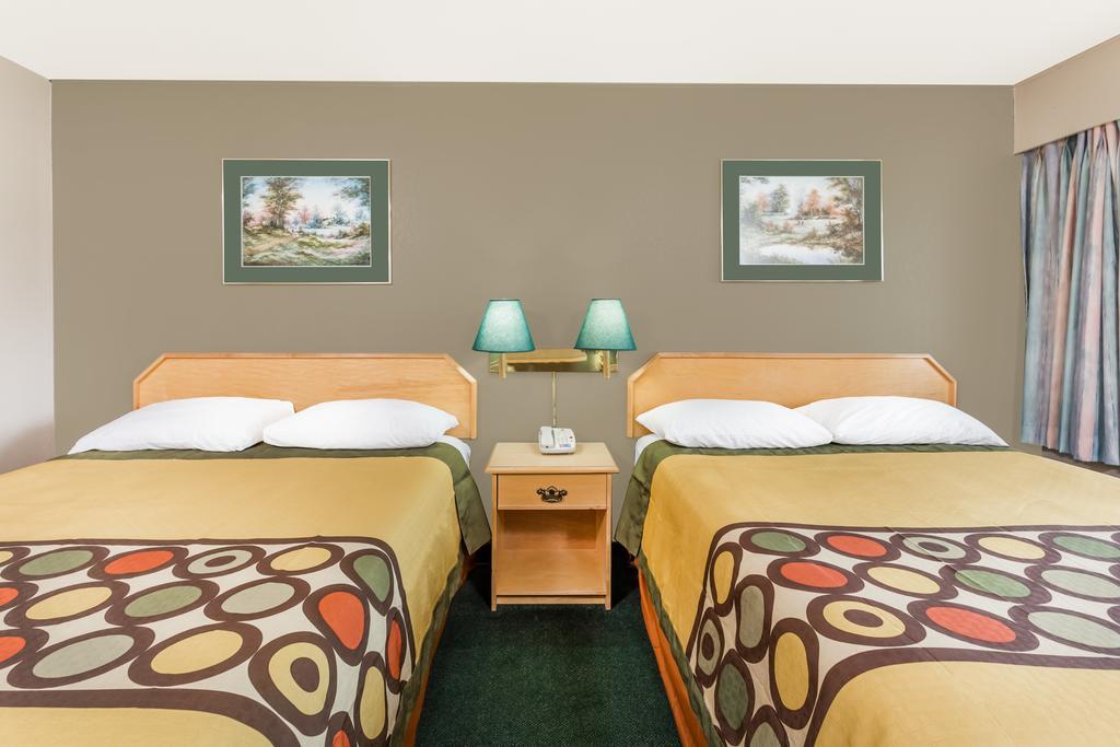 Hotel Super 8 By Wyndham Quesnel Bc Exteriér fotografie