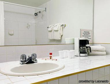 Hotel Super 8 By Wyndham Quesnel Bc Pokoj fotografie
